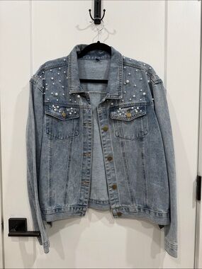 Pearl-Accent Light Blue Denim Jacket - Women